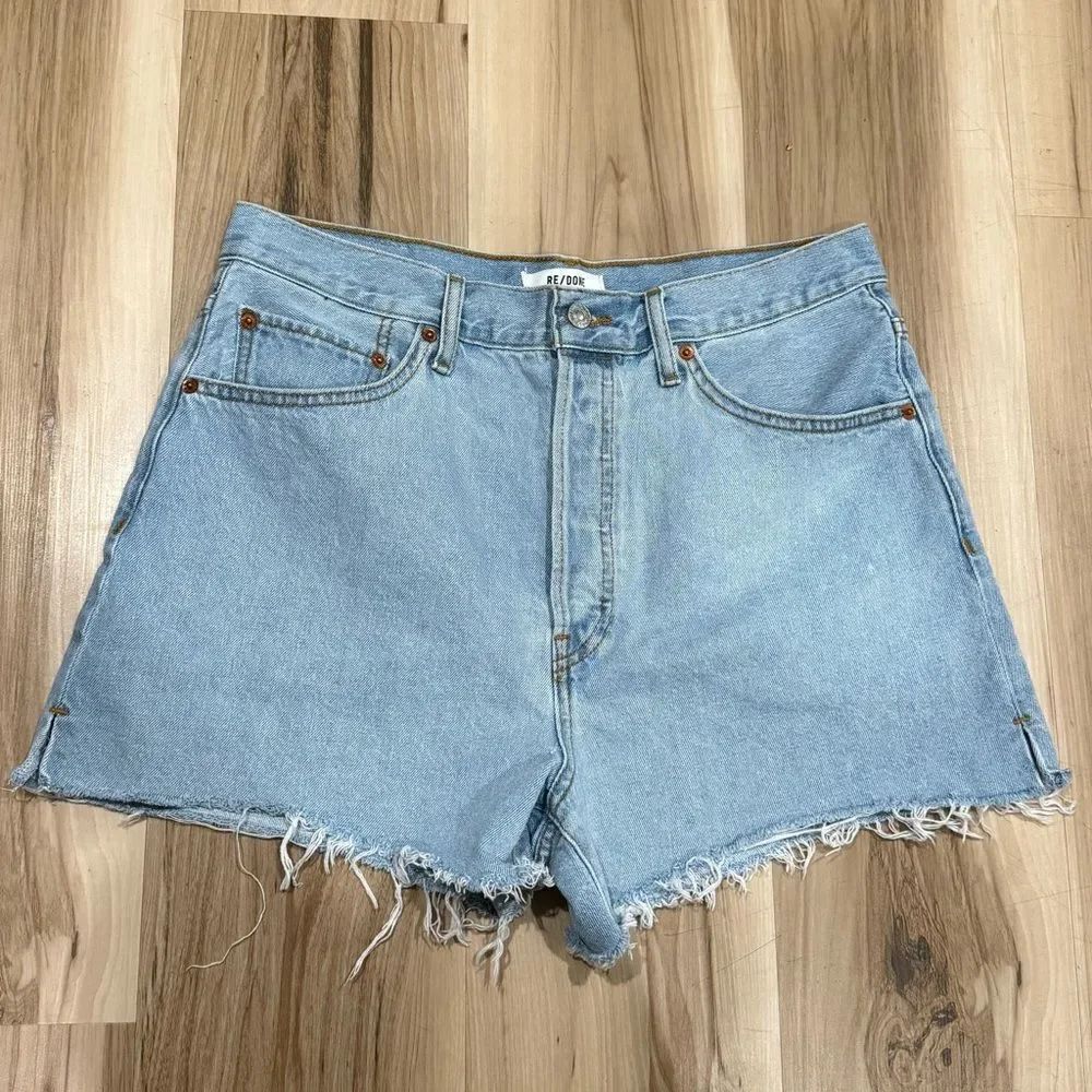 Re/Done Cutoff Jean ShortsโWomenโs 30